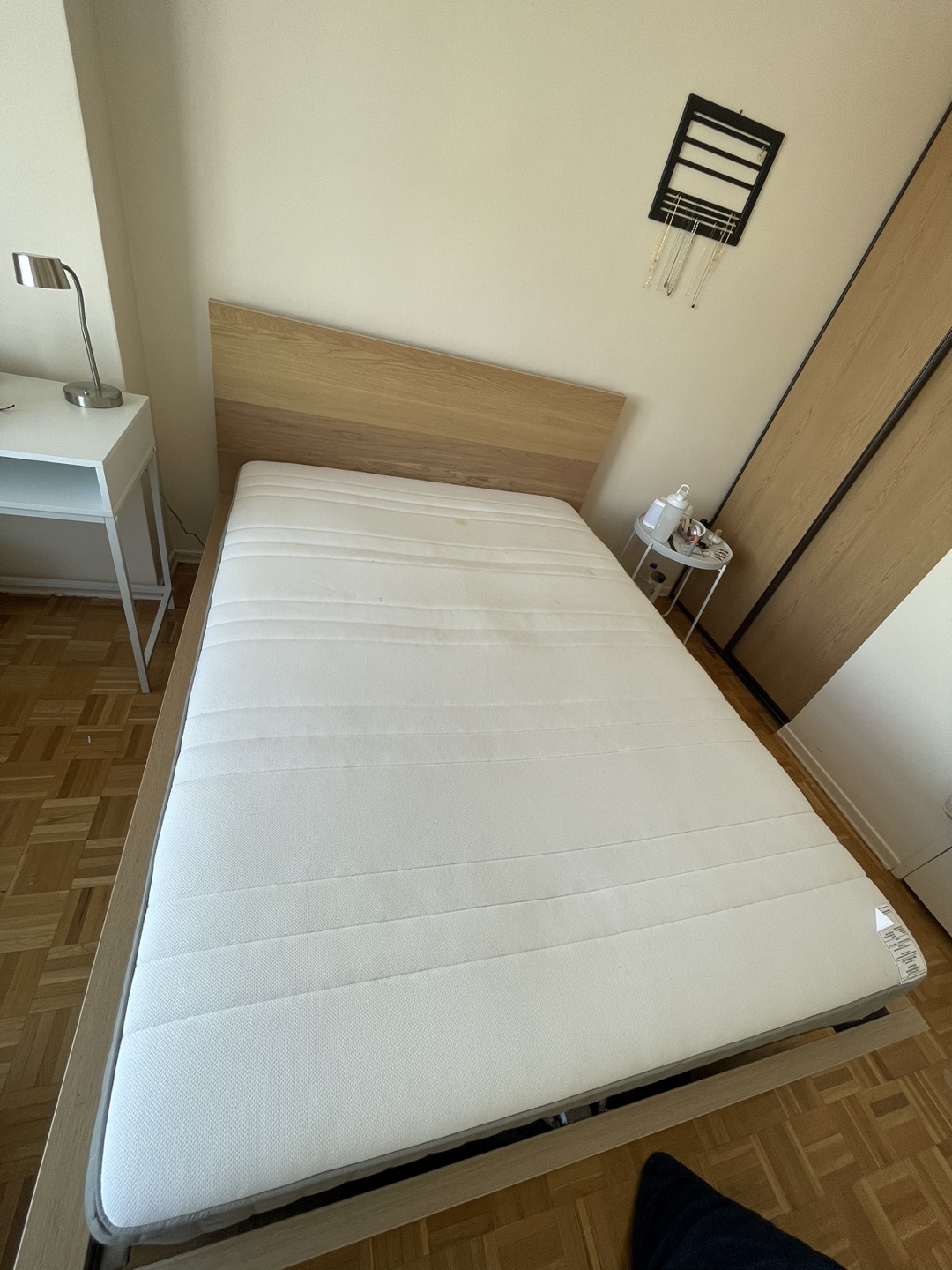 BED AND MATTRESS - photo 3