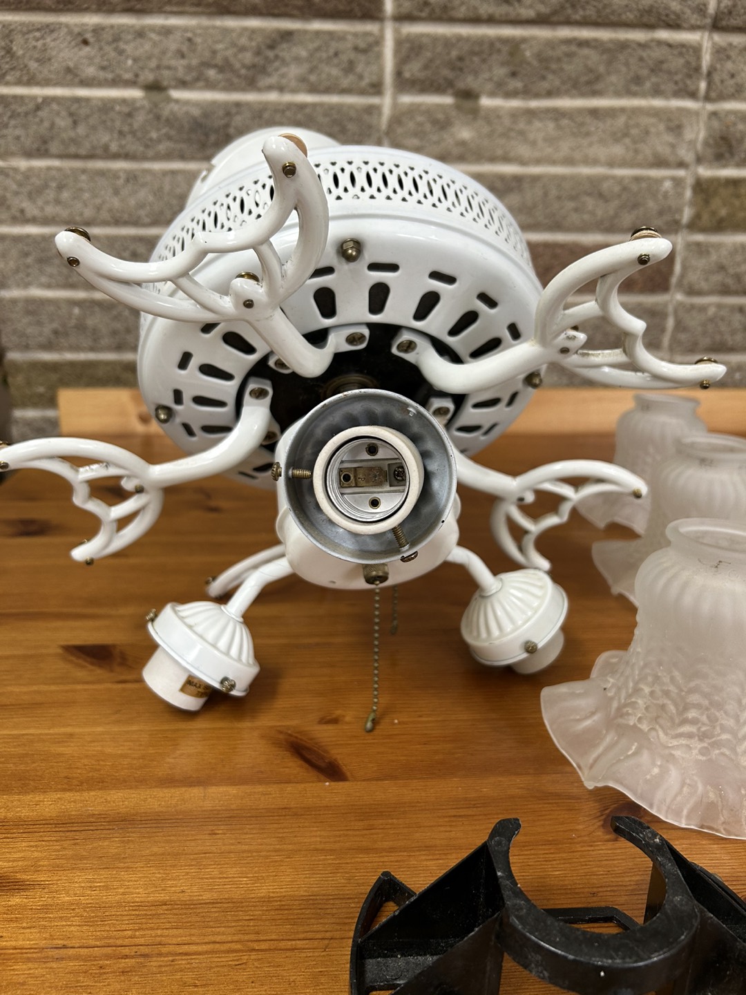 White Rattan Victorian Style Ceiling Fan - photo 2