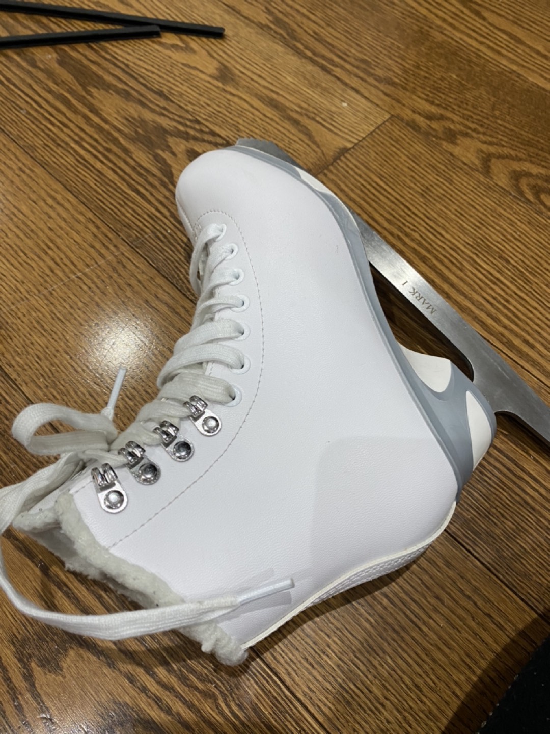 Ice figure skates size-4 - photo 3