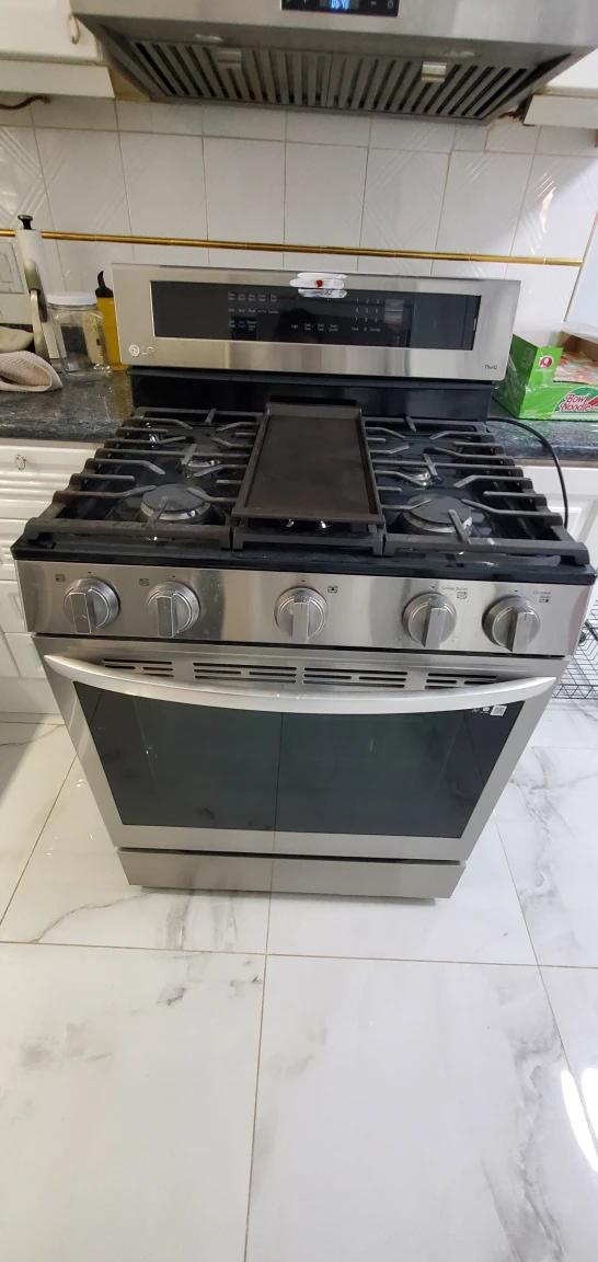 LG gas range stove Thin Q - photo 2