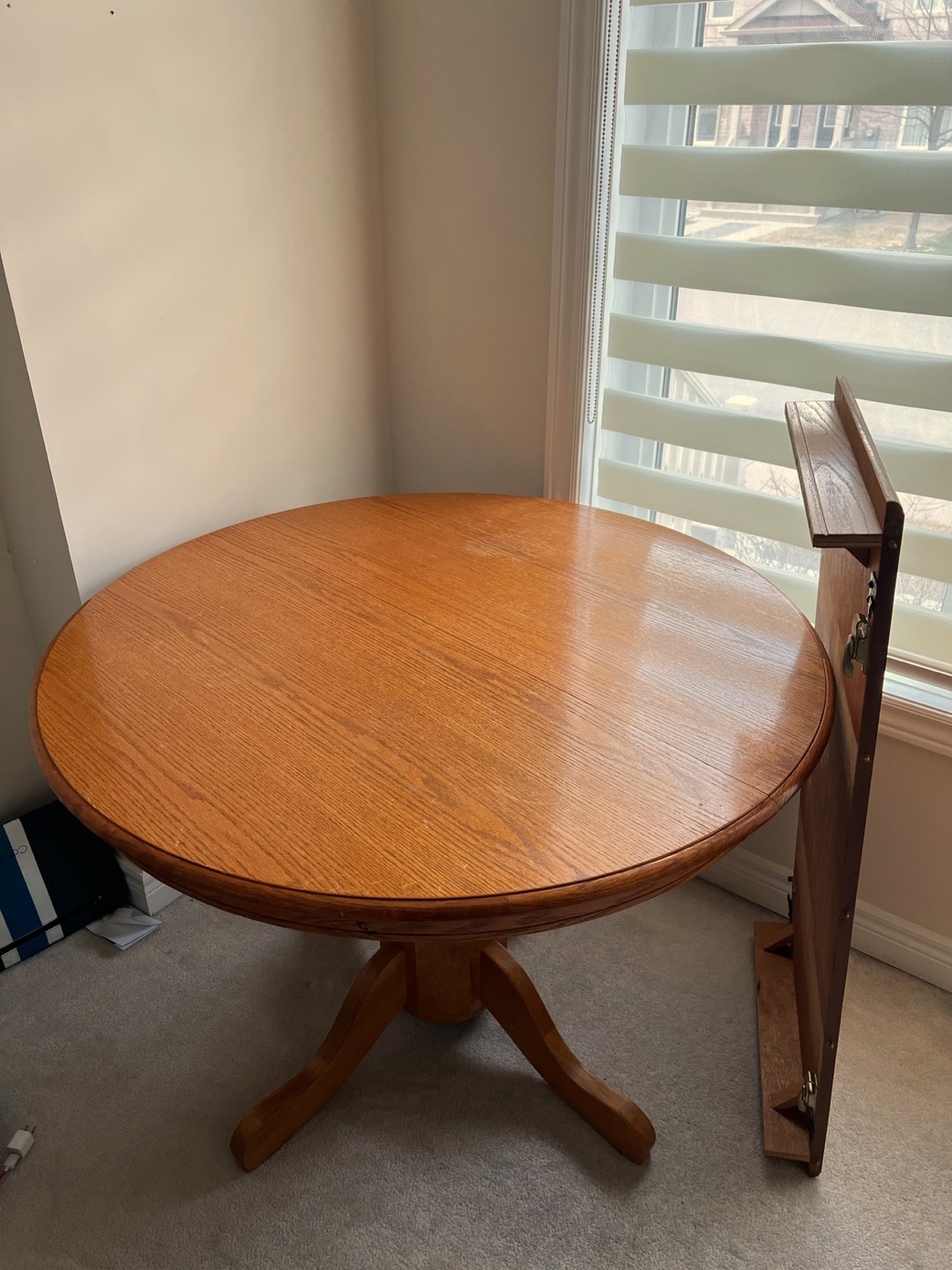 Dining round - table