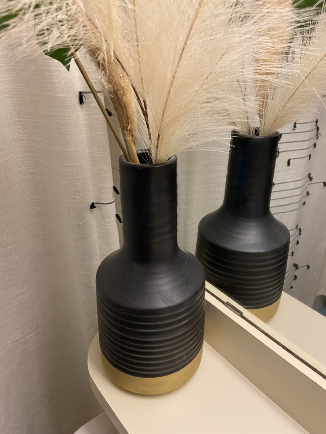 Black / Gold Vase with Pampas Grass