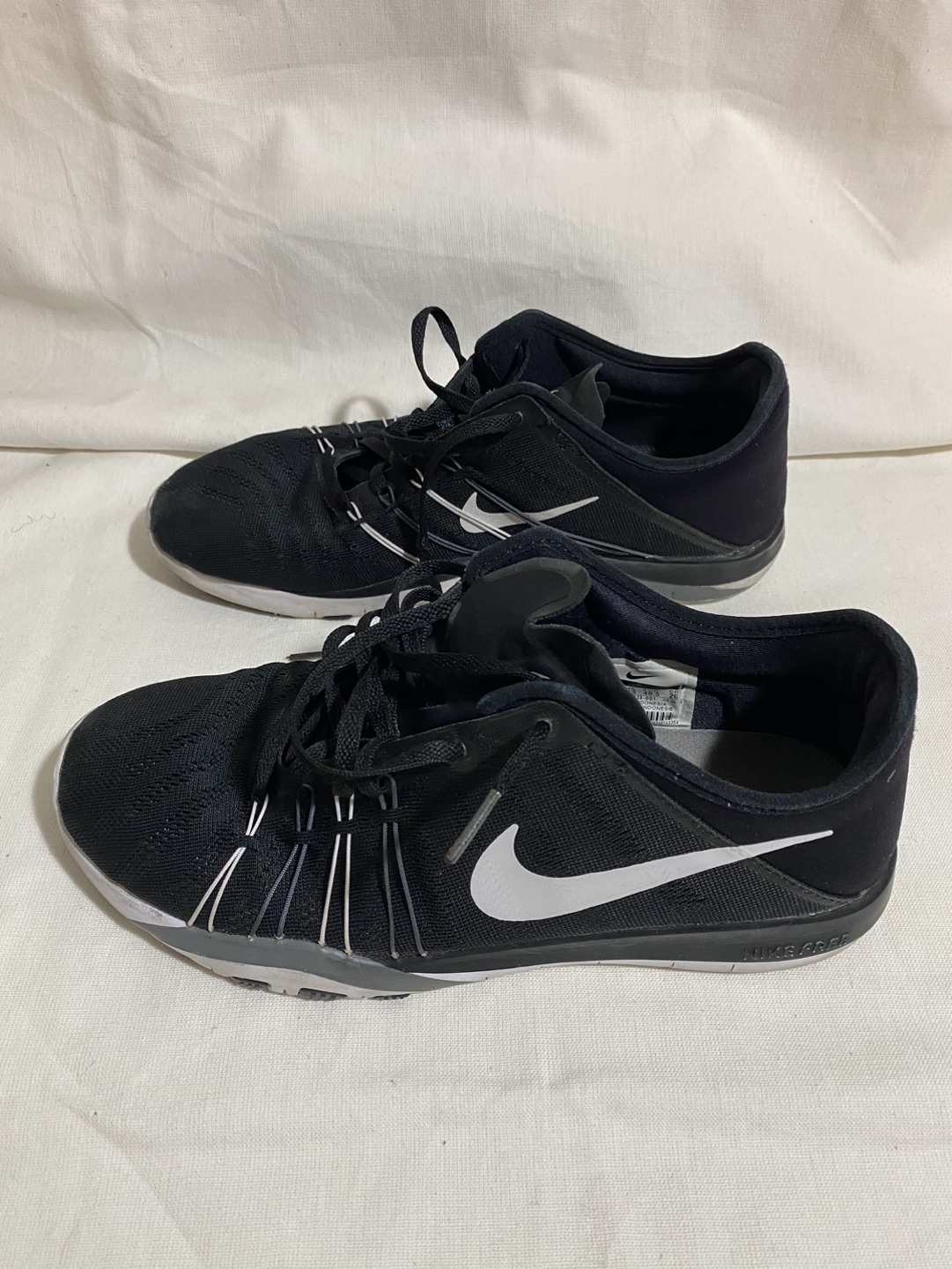 Nike Sneakers Runners Black Size 9 image indicator(2)