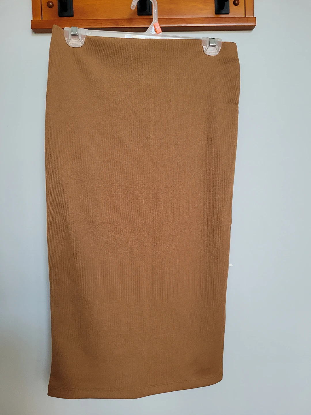 Slim Stretchable Skirt-Medium