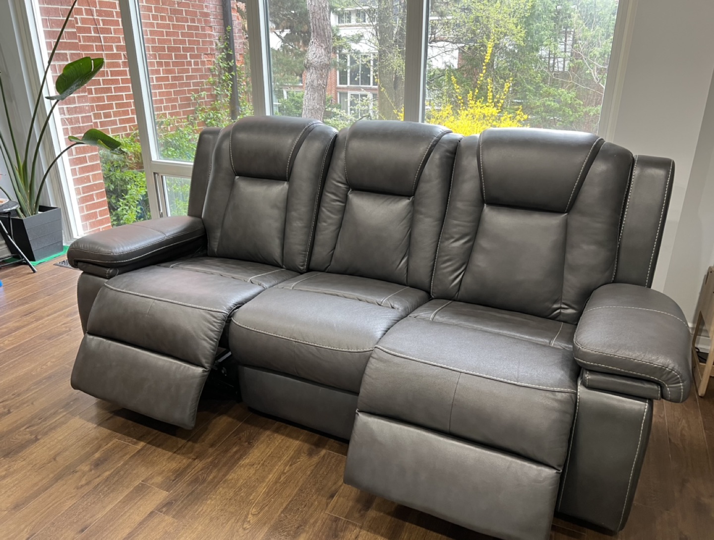 Power Recliner with Adjustable Headrest - photo 2