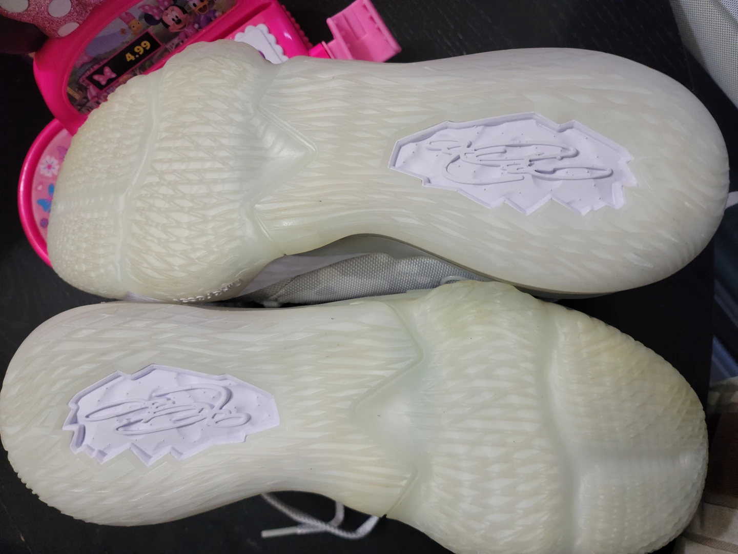 nike lebron 17 low white camo image indicator(2)