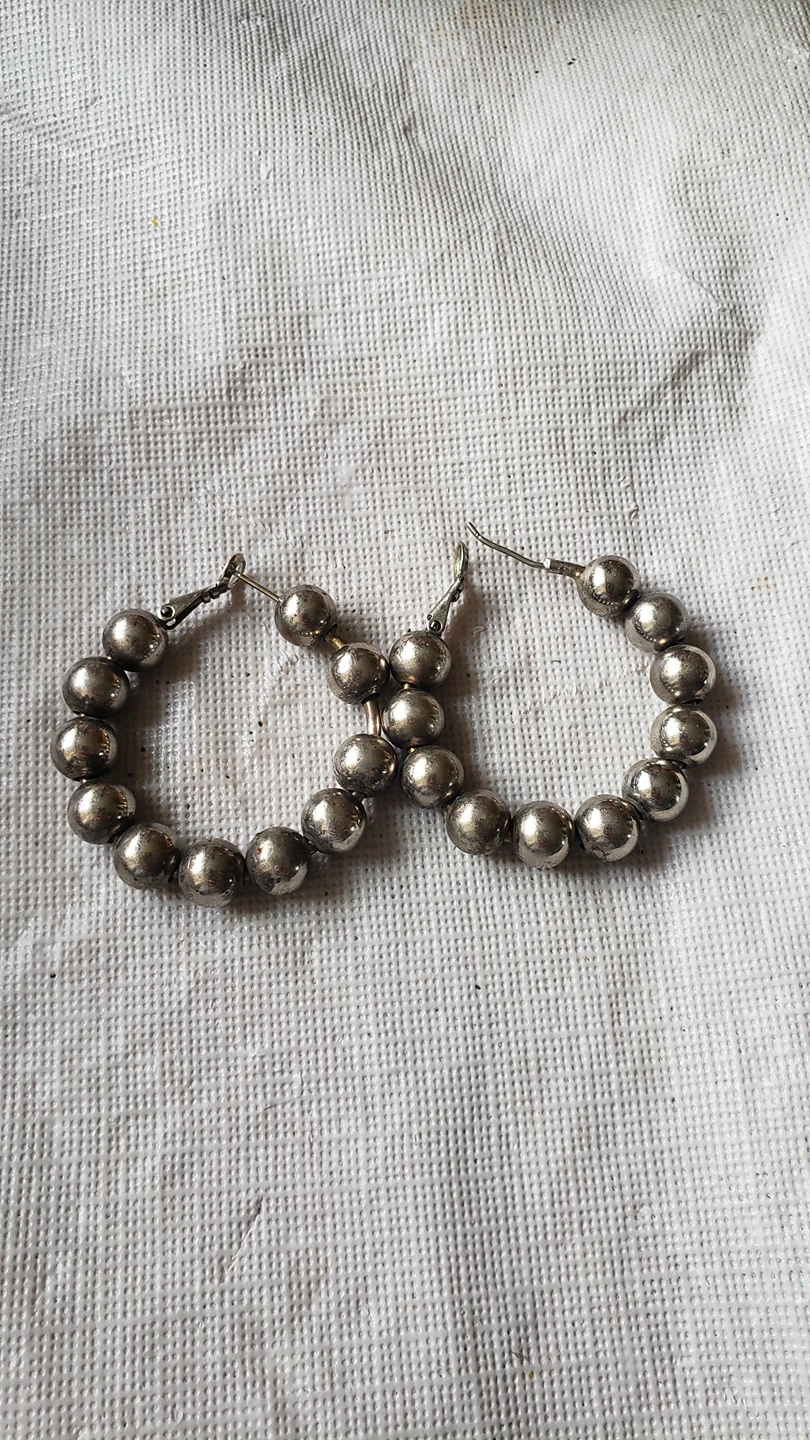 hoop earing
