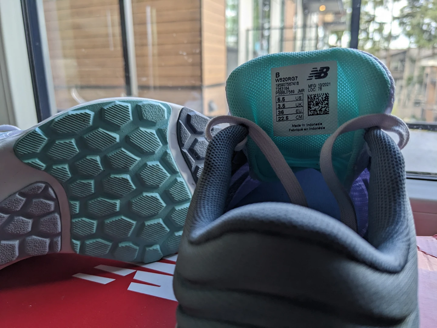 Women's New Balance Size 5.5 - photo 2