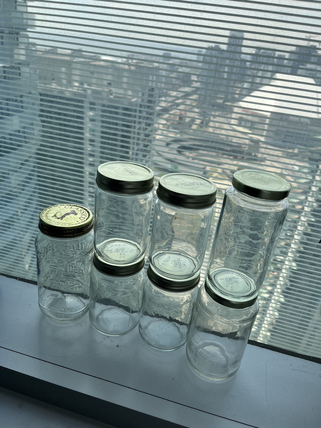 7 glass mason jars (various sizes) - photo 2