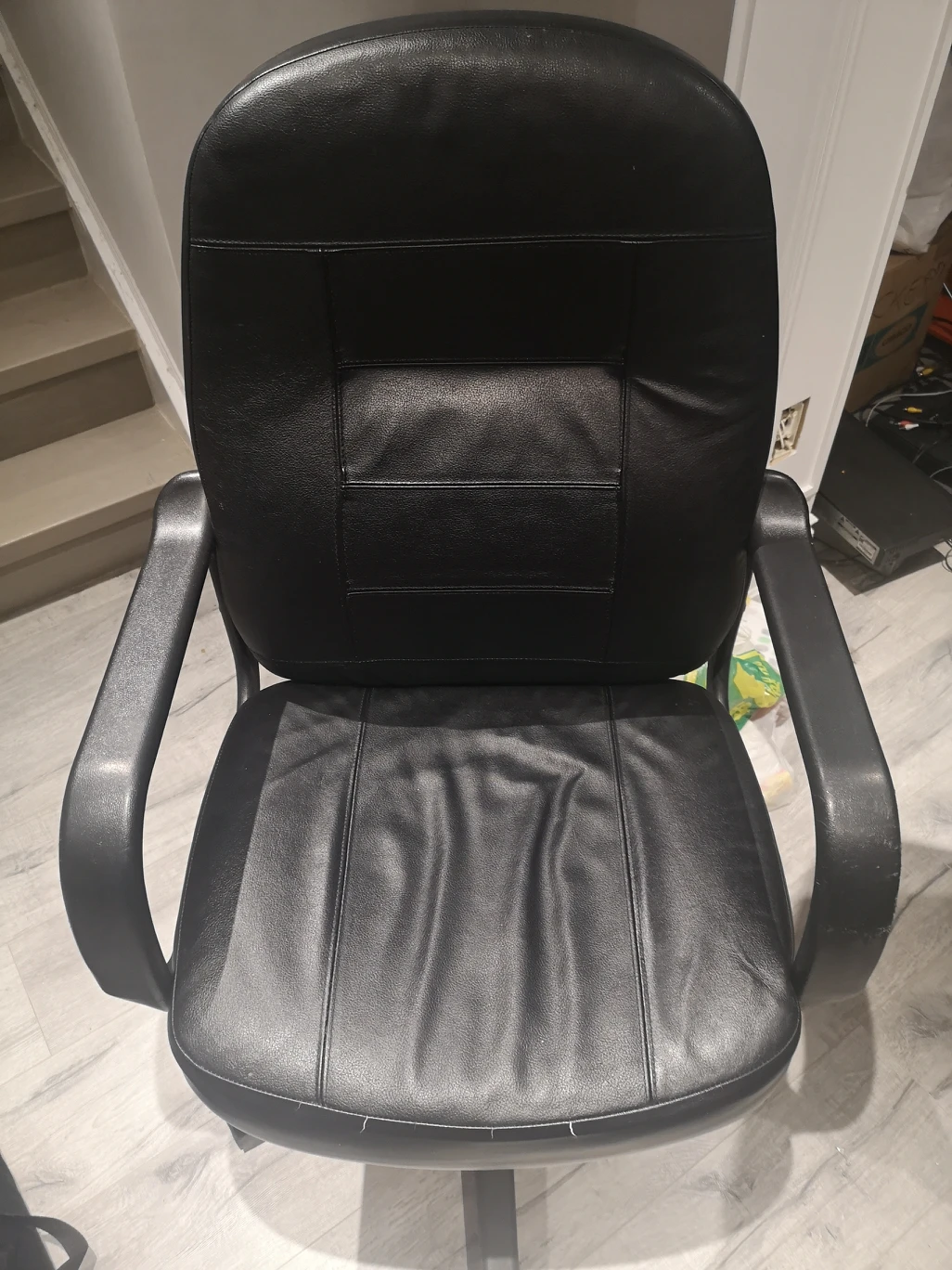 black office chair - photo 3