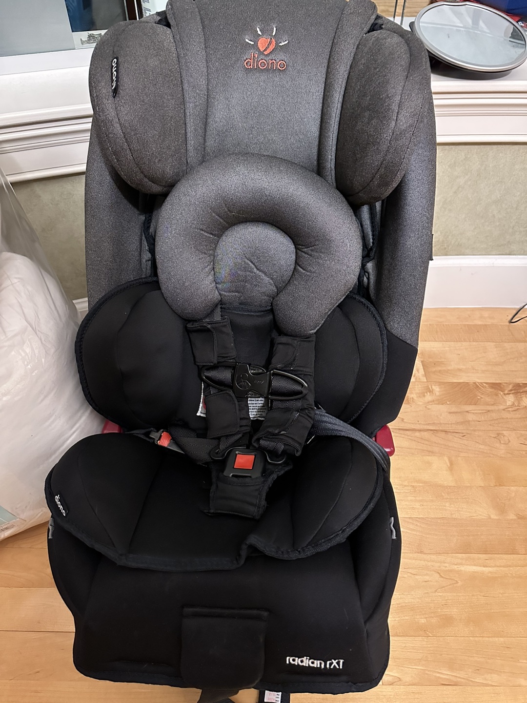 Diono Radian RXT car seat
