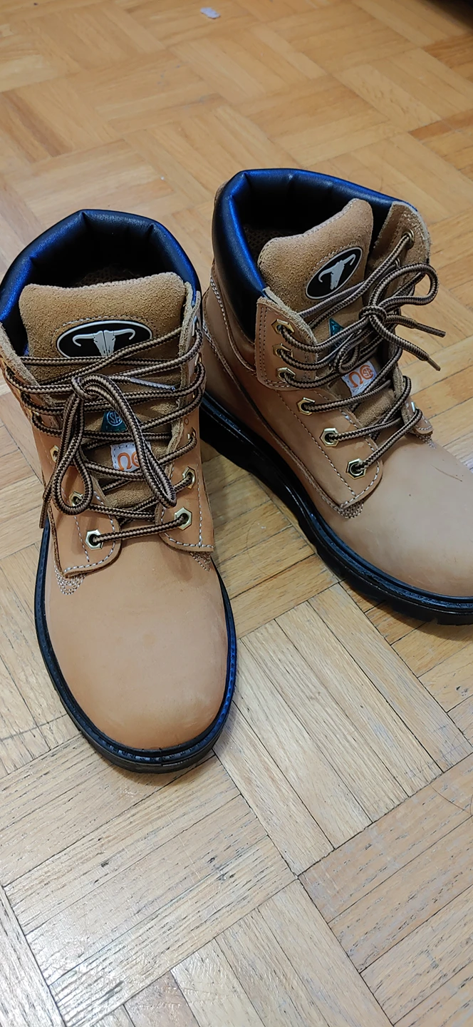 LIKE NEW SAFETY BOOTS #6 woman image indicator(4)