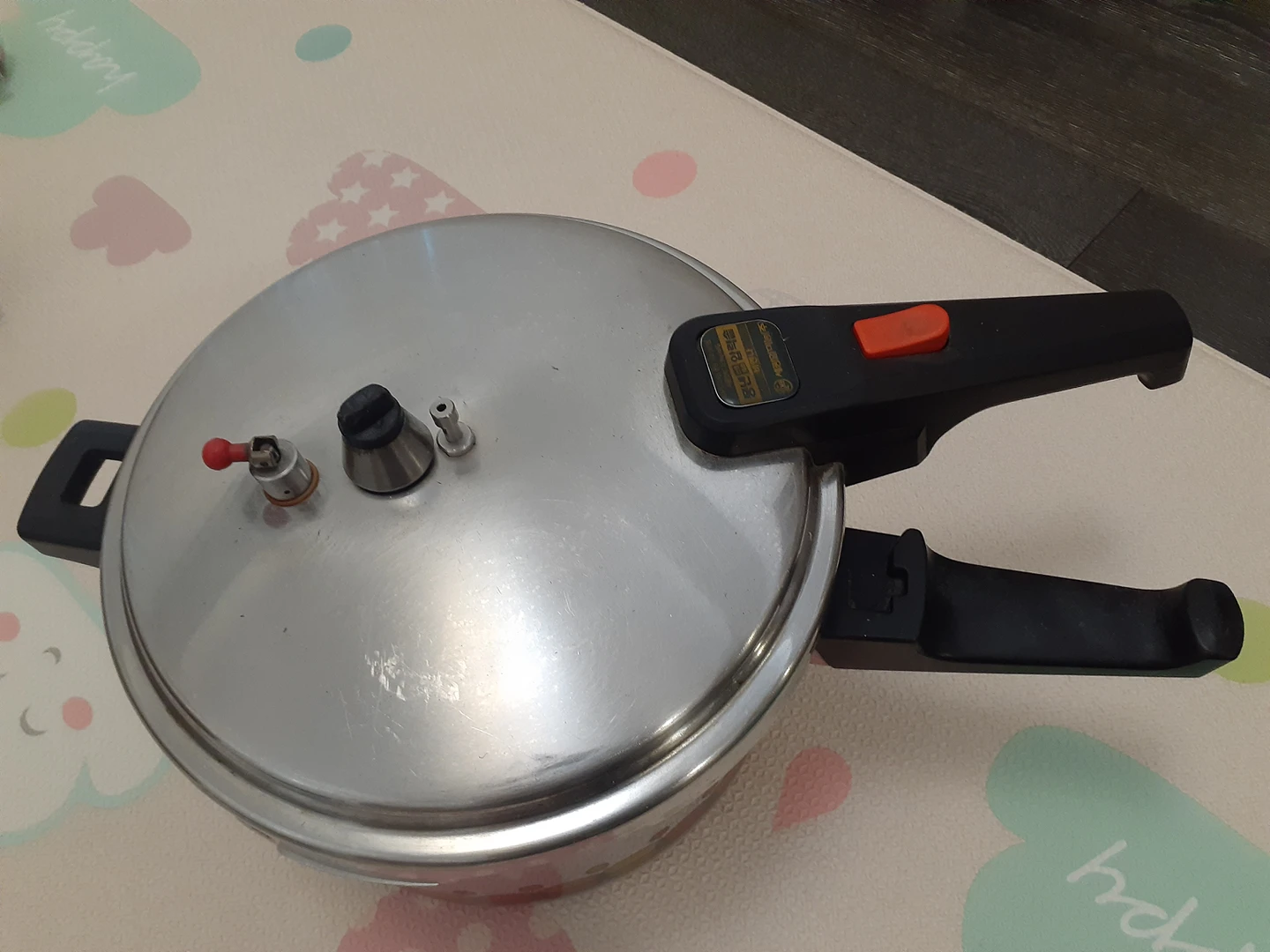 Vienna Pressure Cooker thumbnail