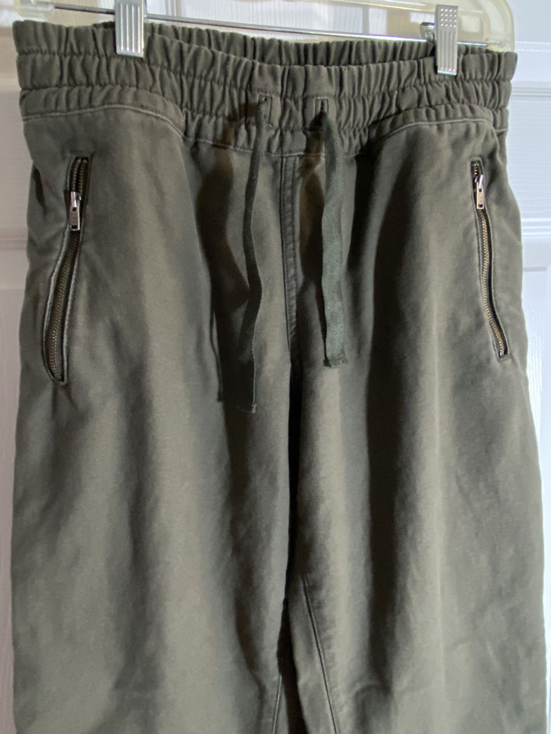 TNA Green Jogger Style Cargo pants size 4 image indicator(3)
