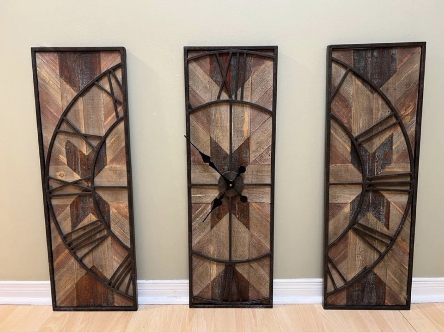3 panel metal and wooden wall clock - photo 2