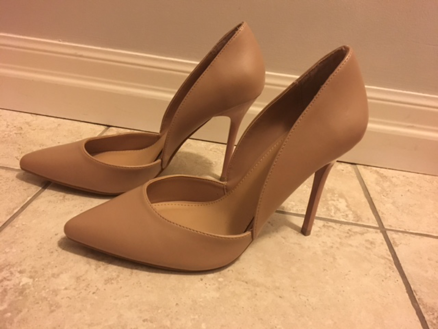 Nude Heel (NEW) thumbnail