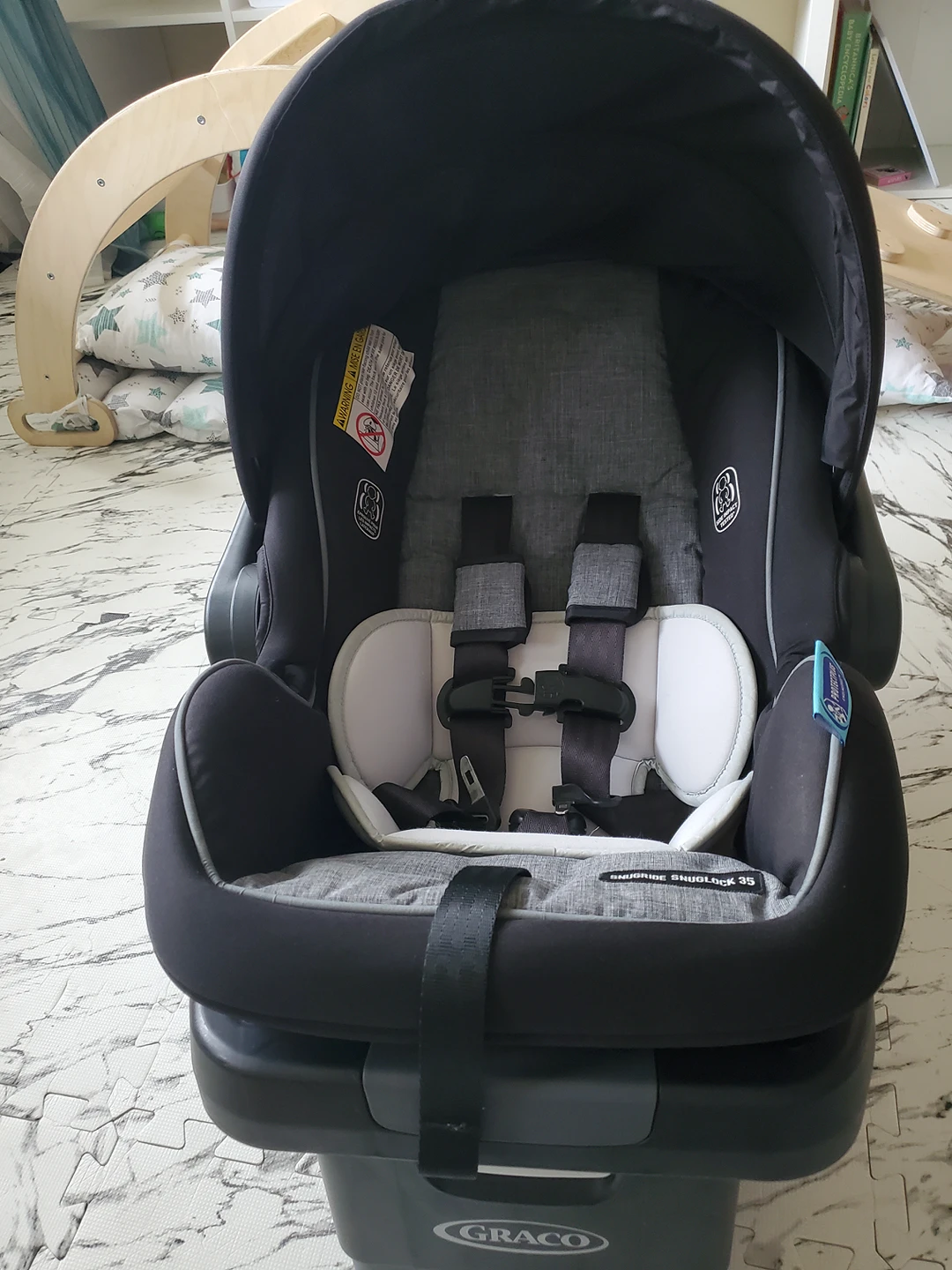 Graco Snuglock Snugride 35 Infant car seat with optional base - photo 3