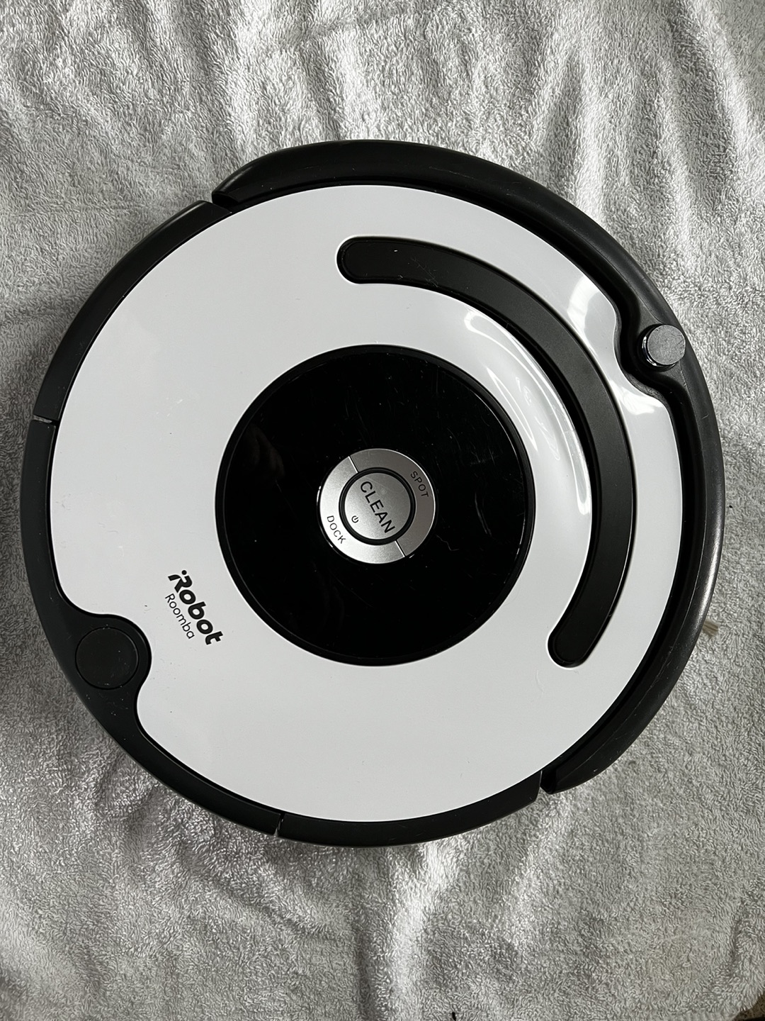 Roomba - great condition, iRobot 670 thumbnail