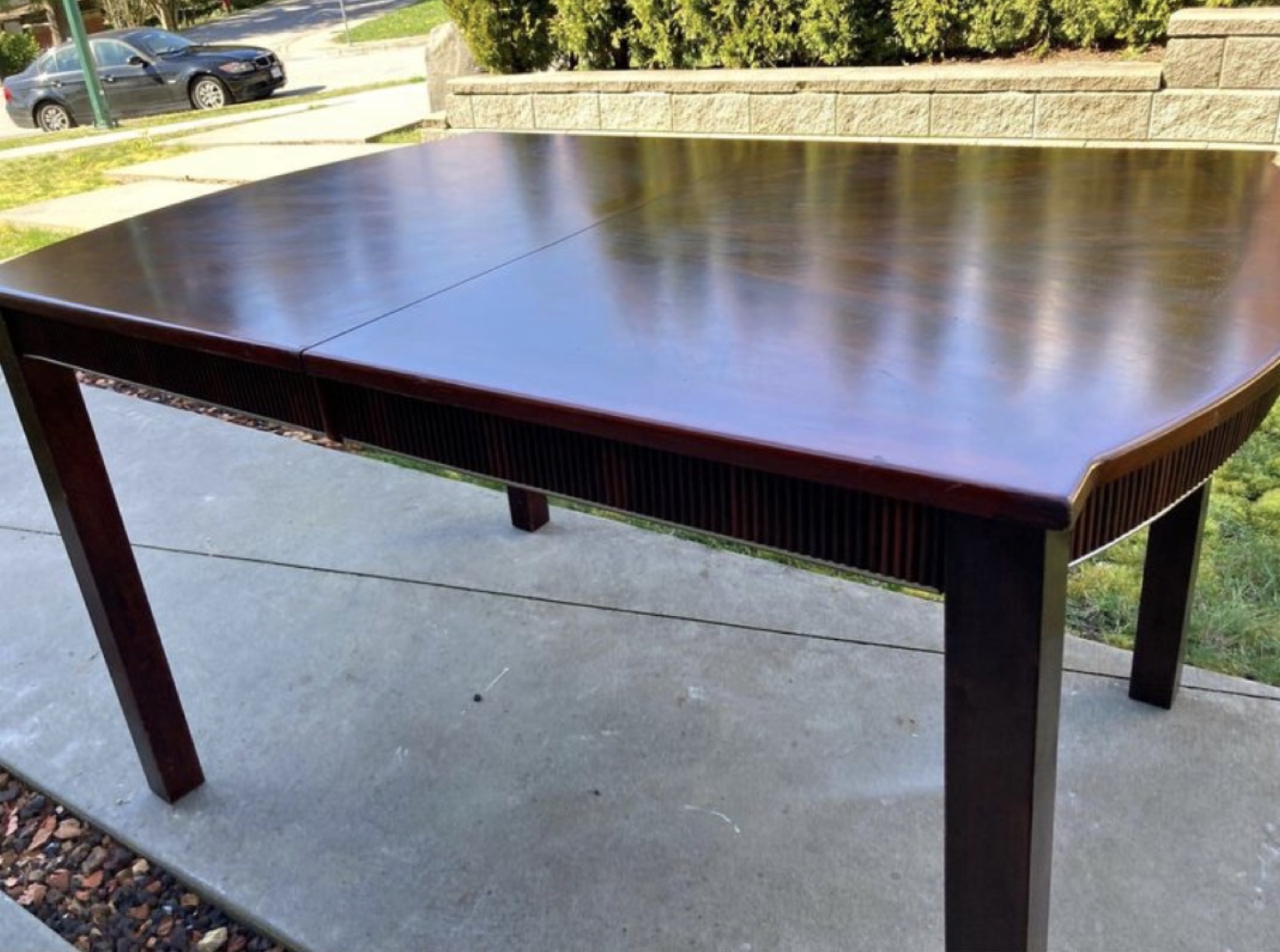 Grand mahogany dining table