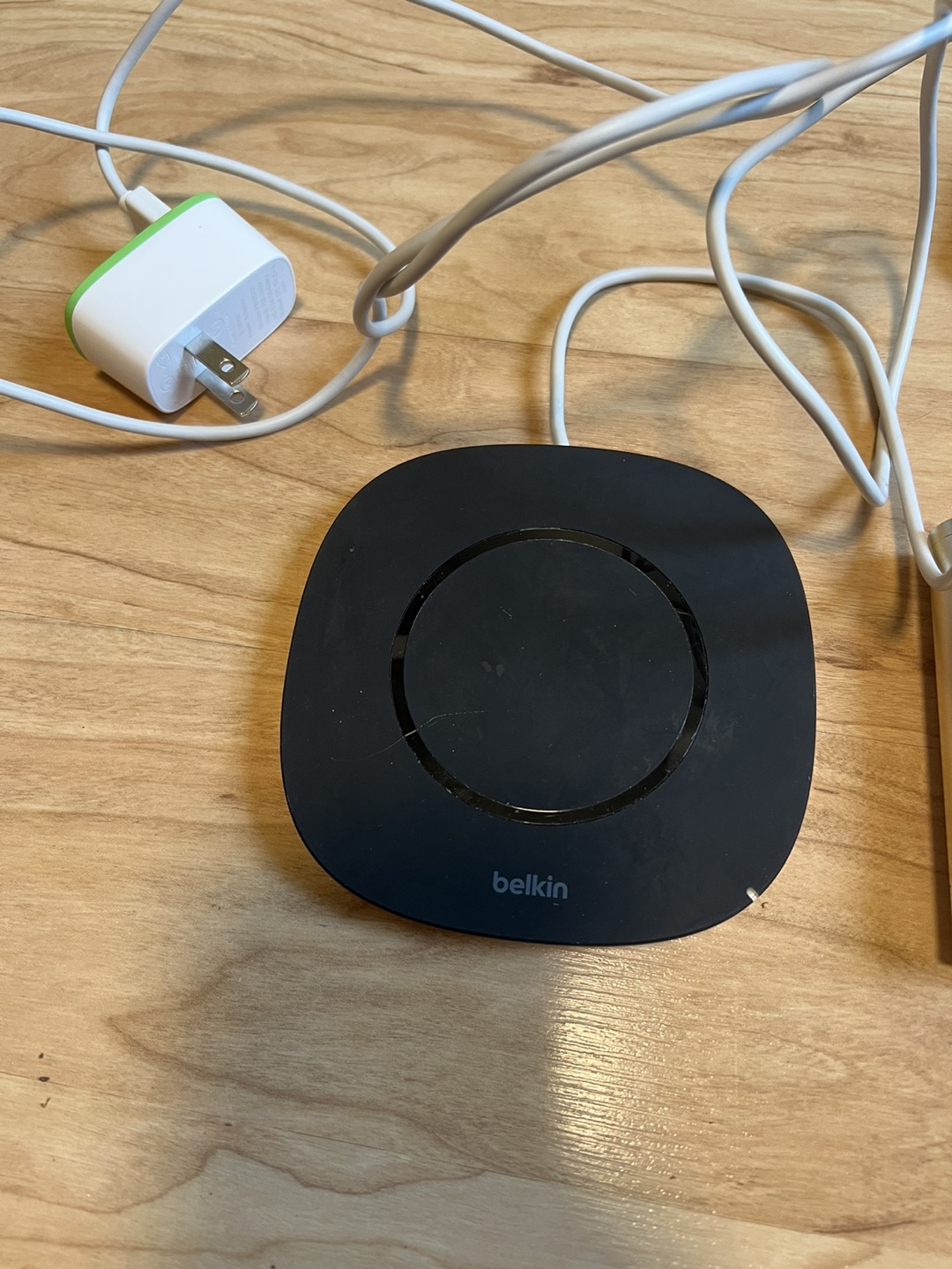 Belkin Wireless charging pad and portable charger - photo 2