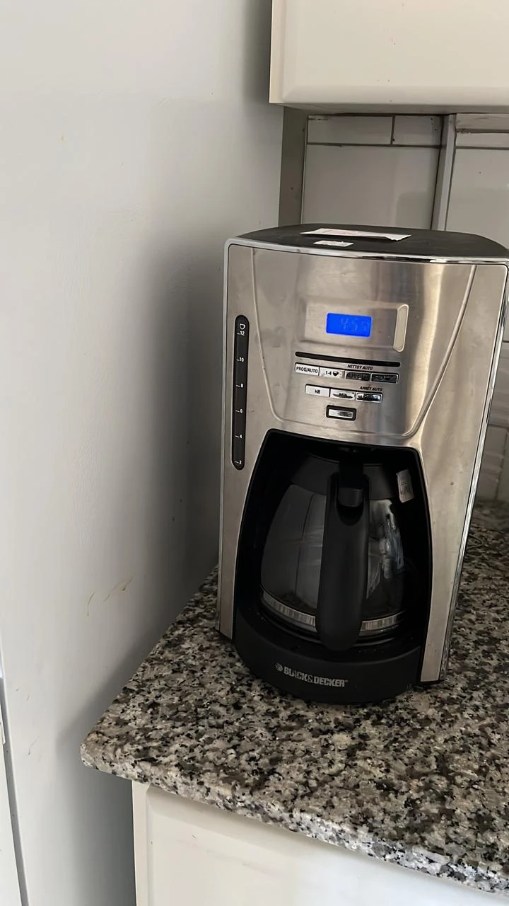 Black and Decker 12 Cup Coffee Maker thumbnail