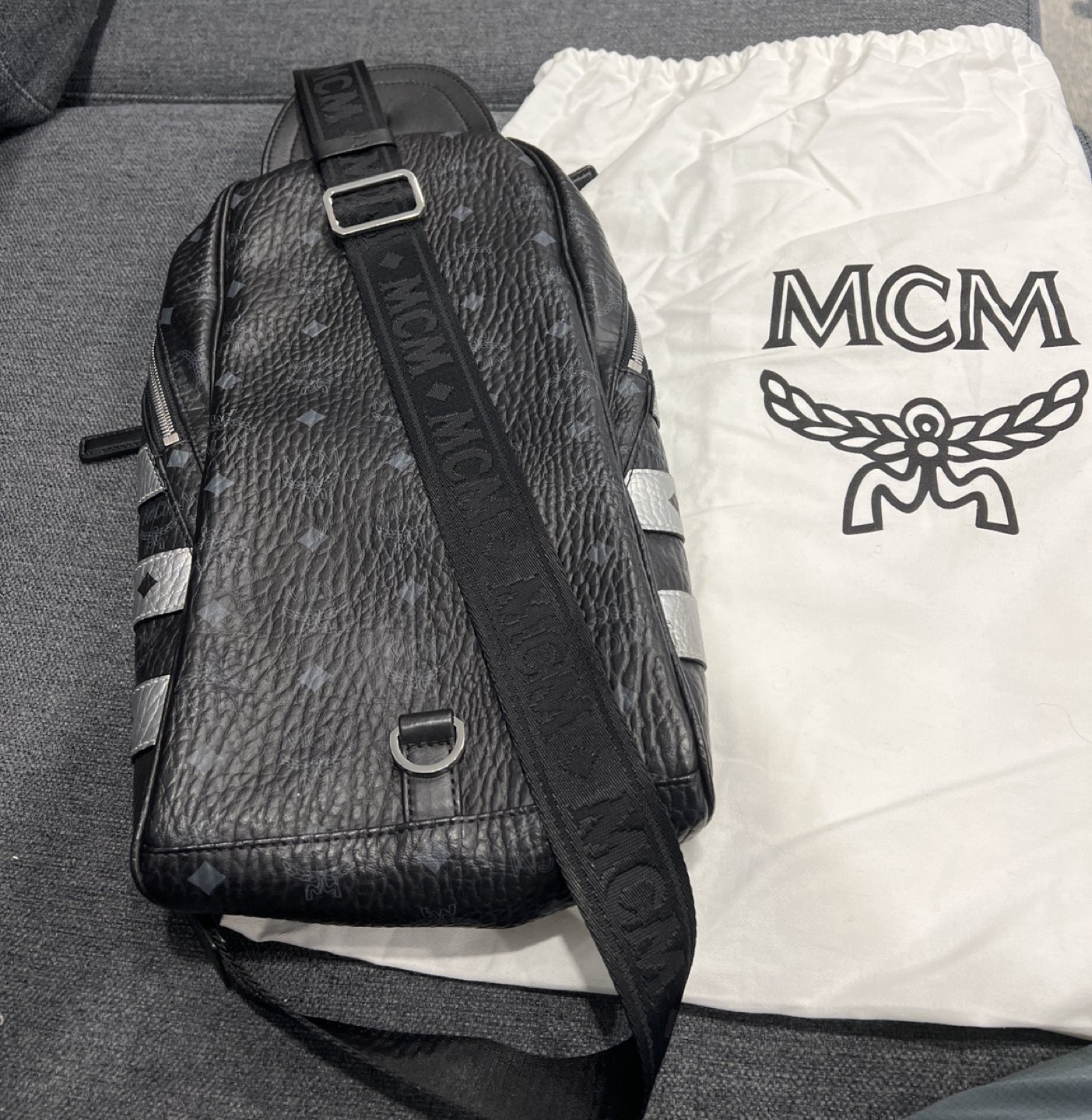 Man’s cross body leather bag. - photo 2