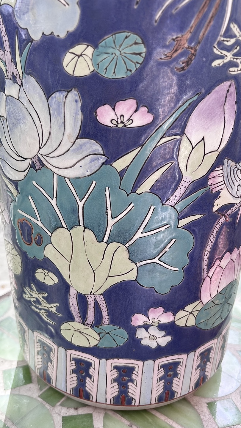 Asian-themed vase/umbrella stand image indicator(6)