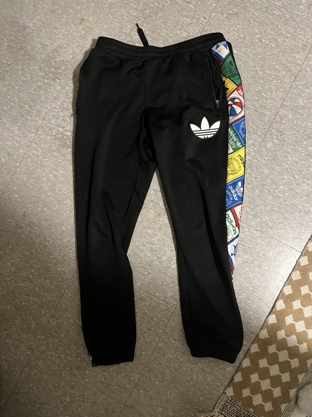 Adidas originals pants thumbnail