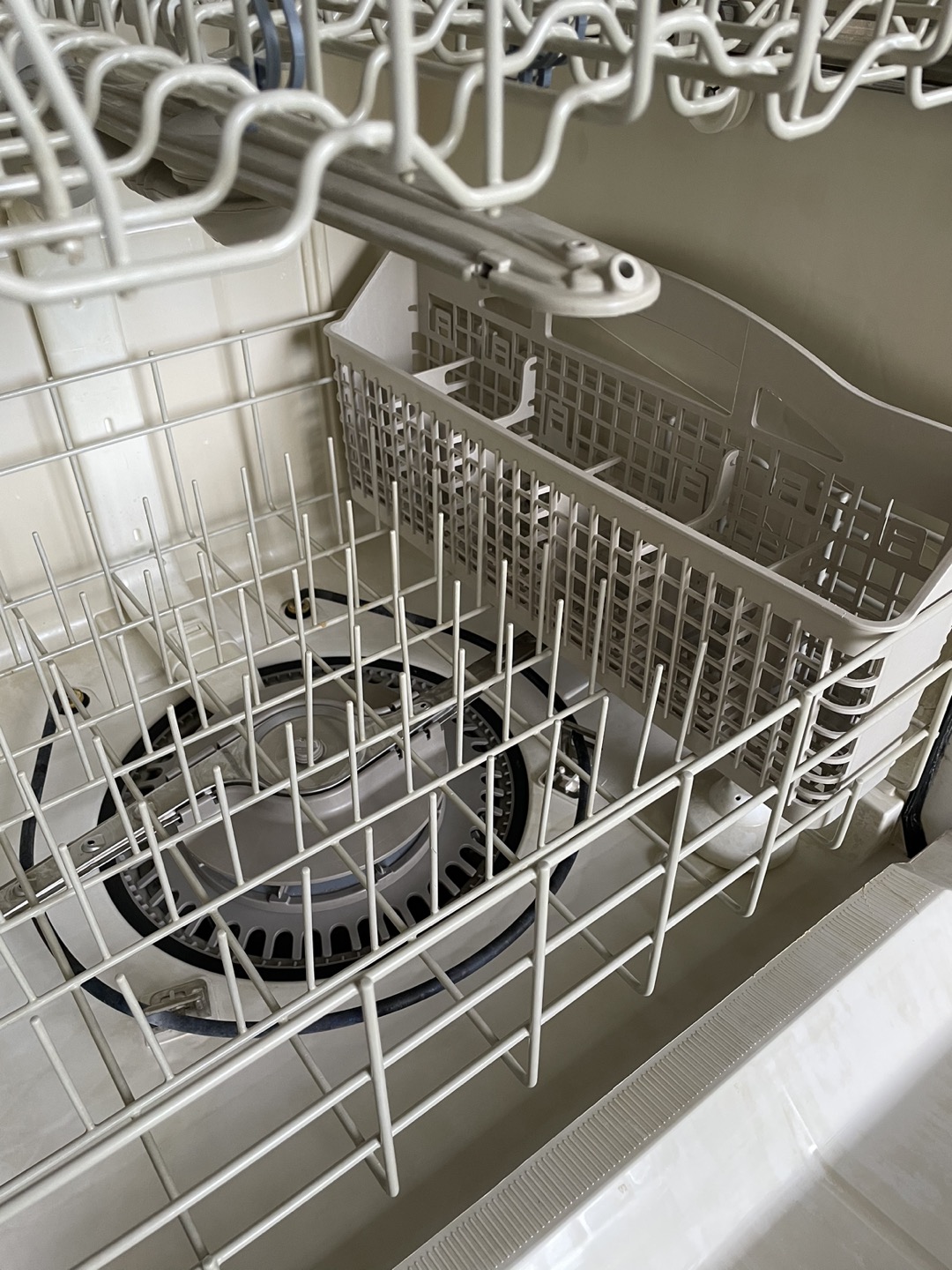 Kenmore Dishwasher 24”White image indicator(3)