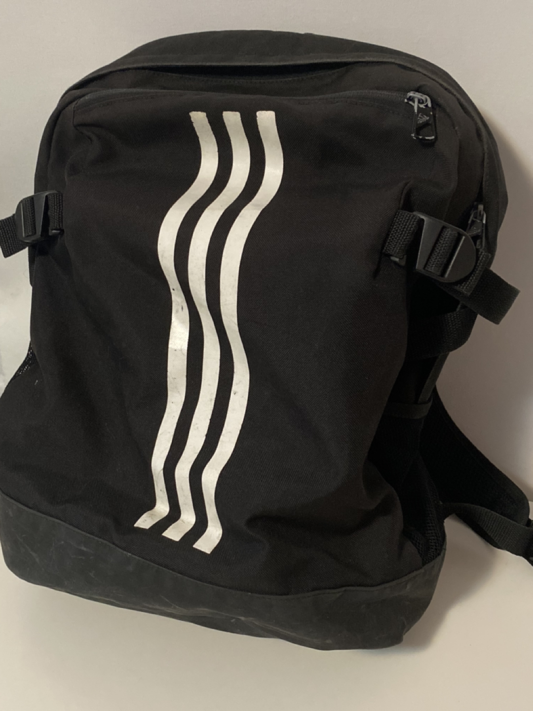 Adidas back pack $15 - photo 2