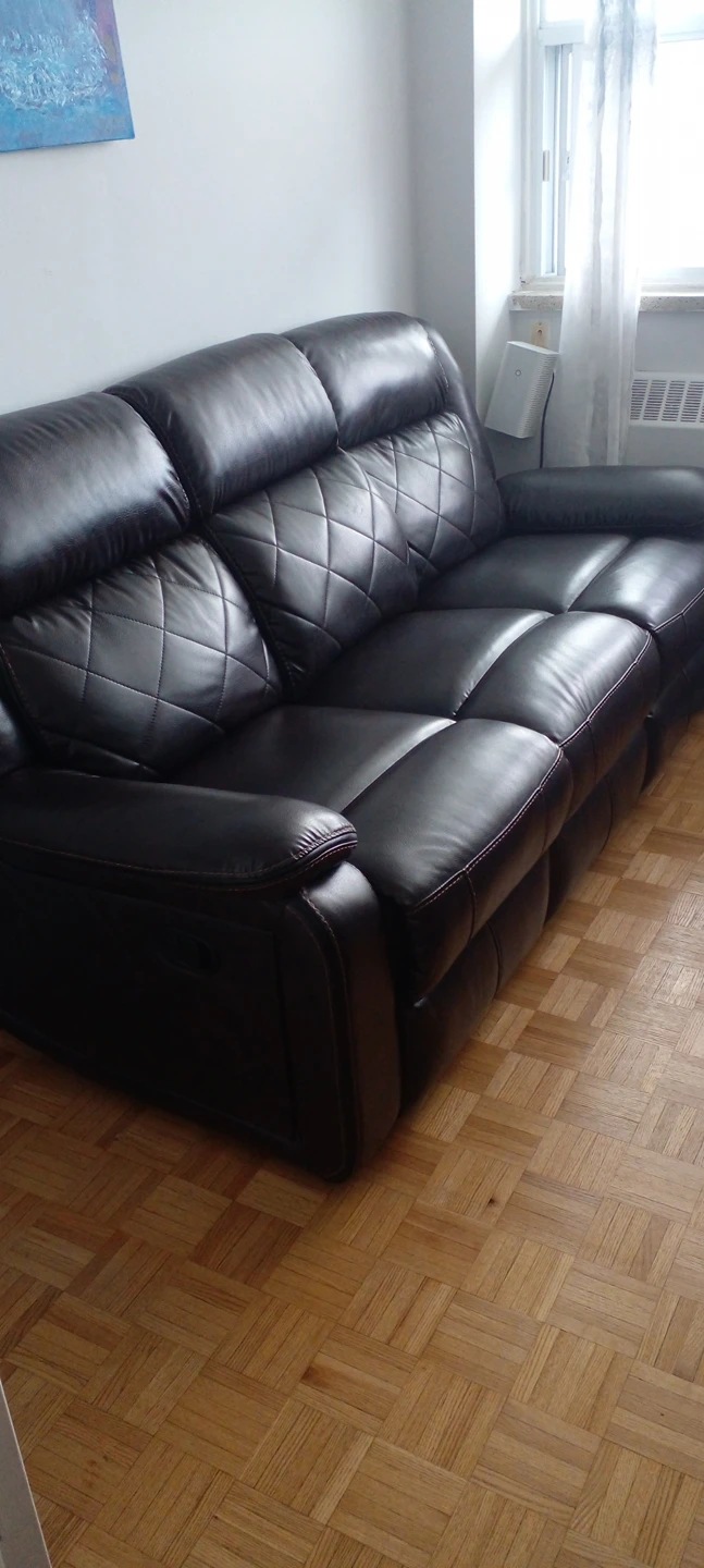 3 seats Sofa.