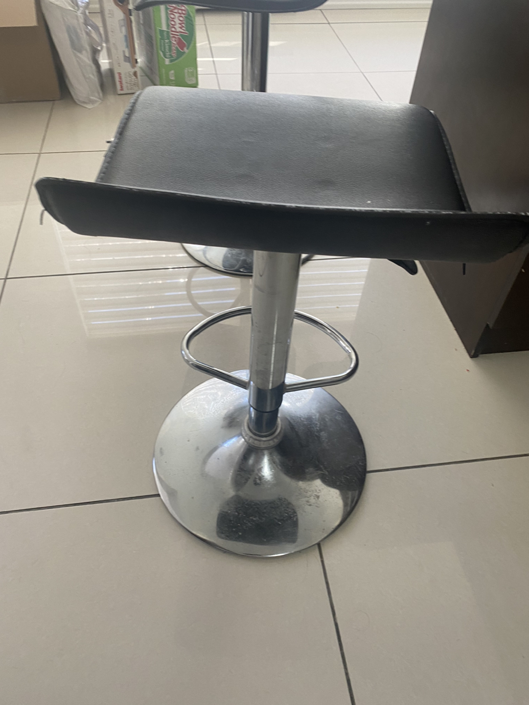2 bar stool