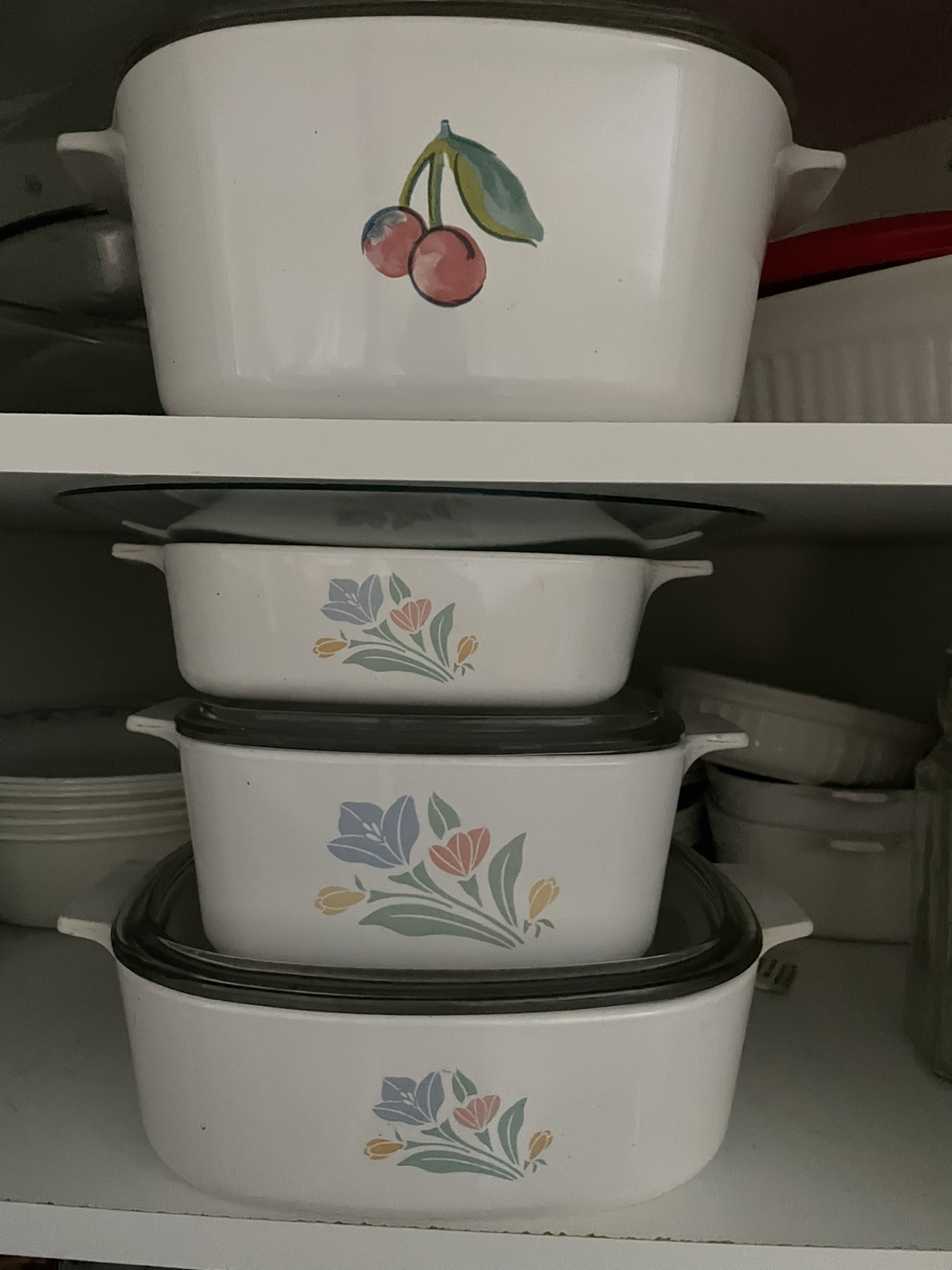 Corelle 4 serving pots with lids thumbnail