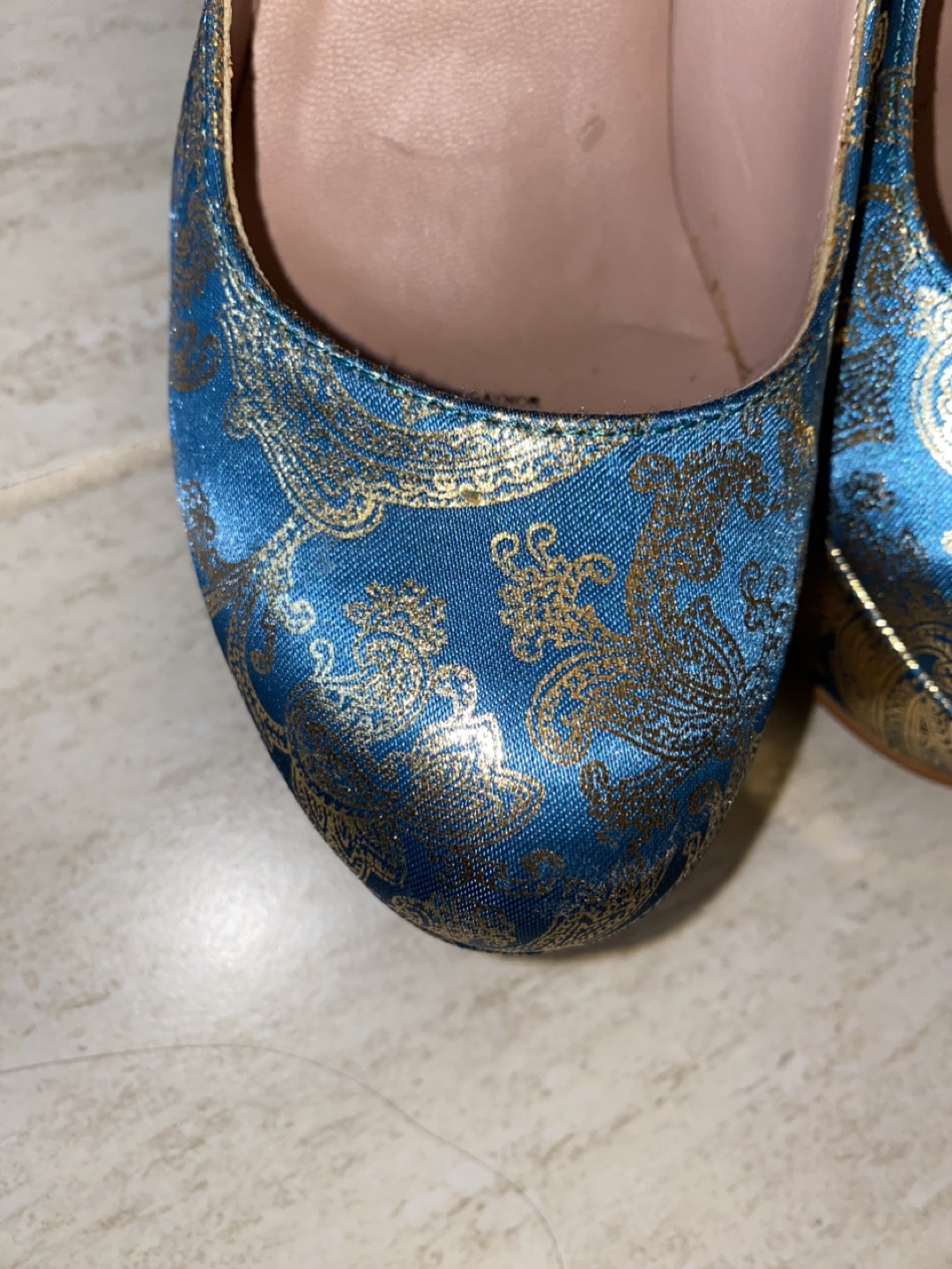 High heels blue and shimmering gold paisley print size woman US7 image indicator(5)