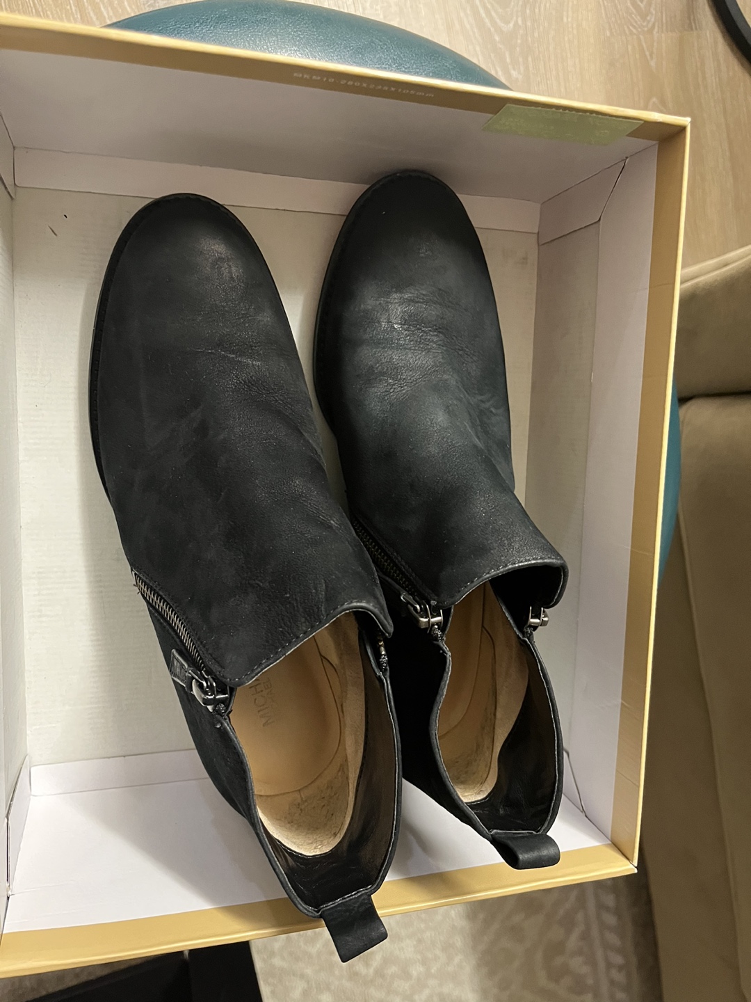 MK Leather Ankle Boots - photo 5