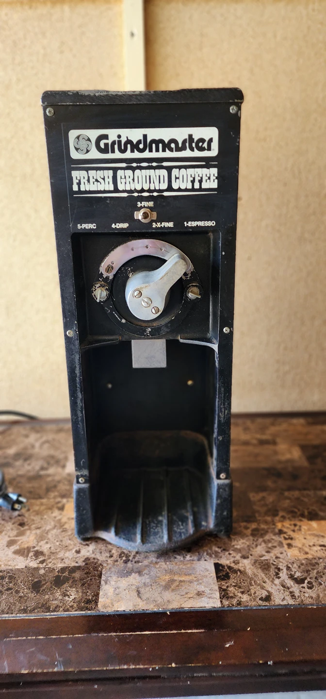 Old Fashion Coffee Grinder (Grindmaster) - photo 4