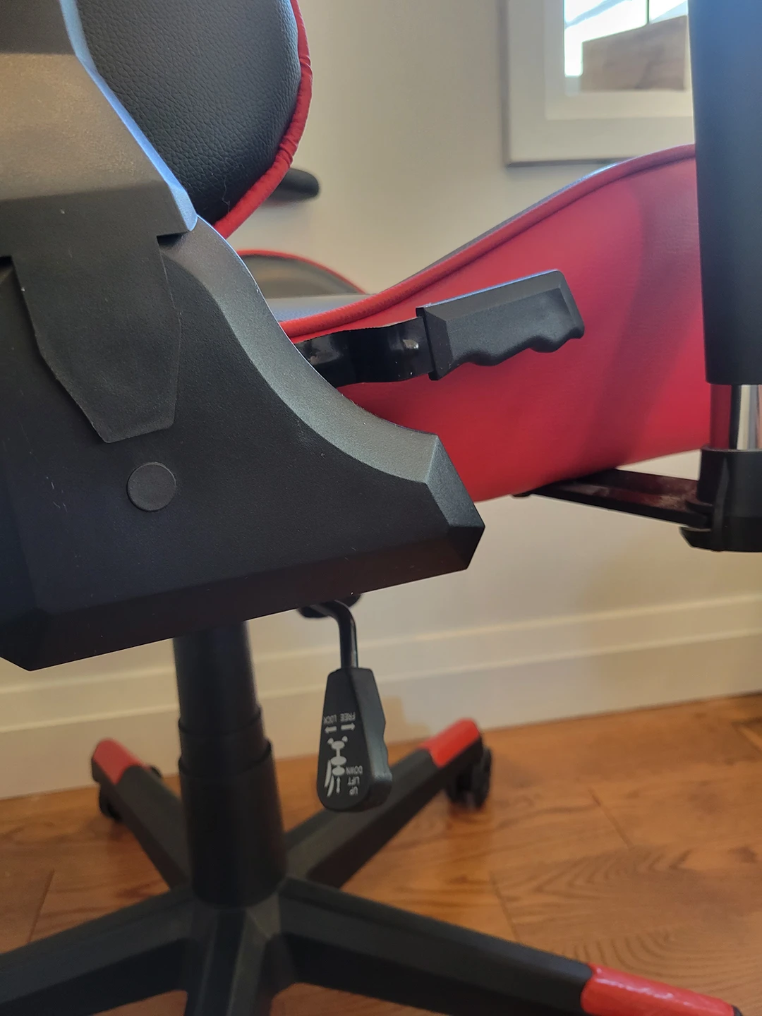 Gaming Chair with Reclining Backrest - photo 3