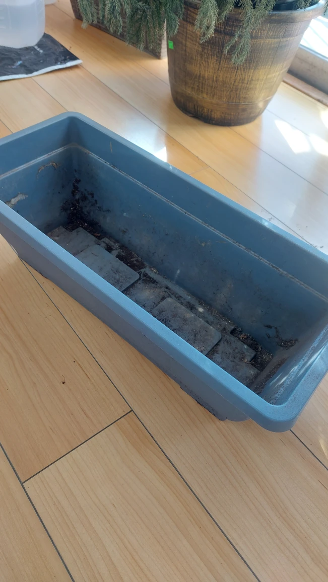 Outdoor planter pot