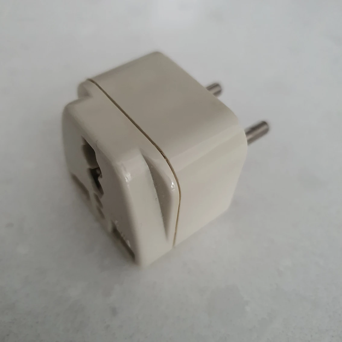 Travel adapter - EU to multiple countries. image indicator(3)