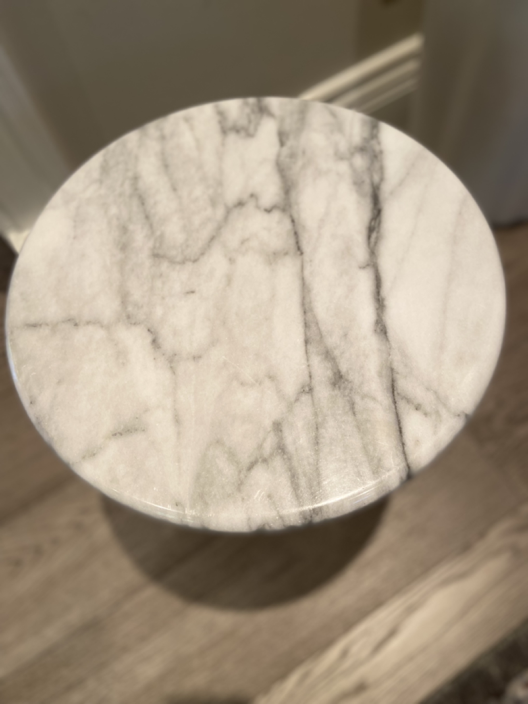Marble-top end table - photo 2