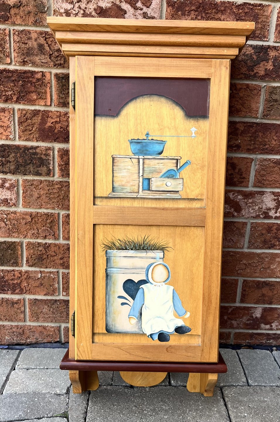 Painted Country Style Cabinet 🌱