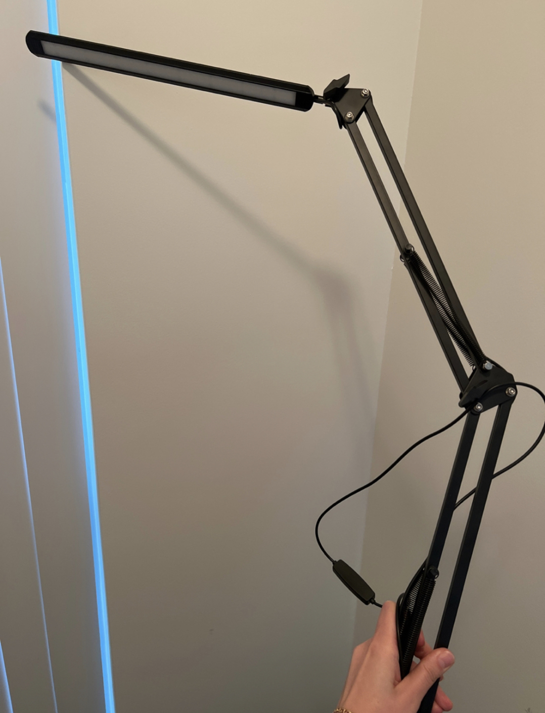 Dimmable lamp for home office thumbnail