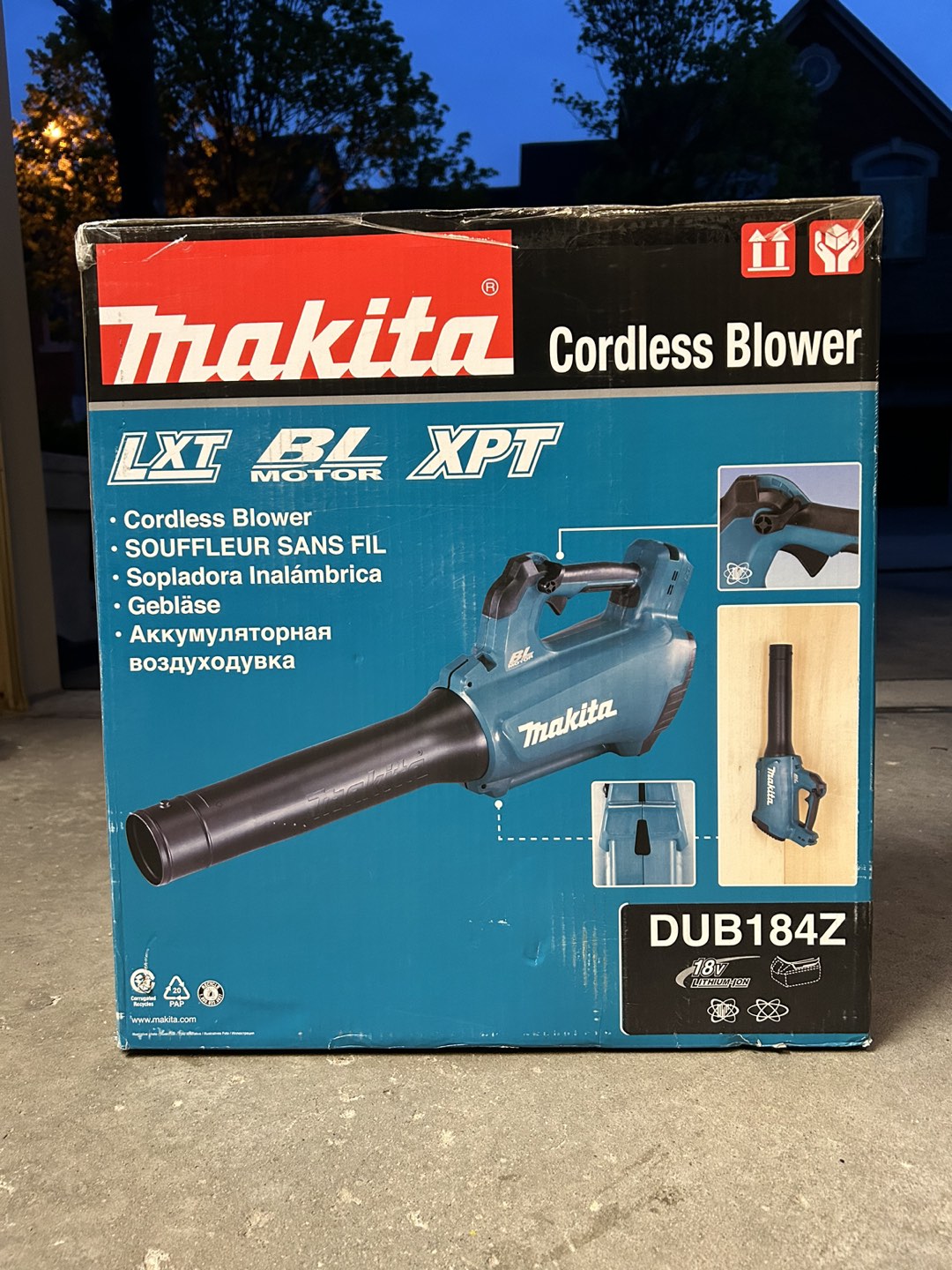 Makita Cordless Blower ***TOOL ONLY*** thumbnail