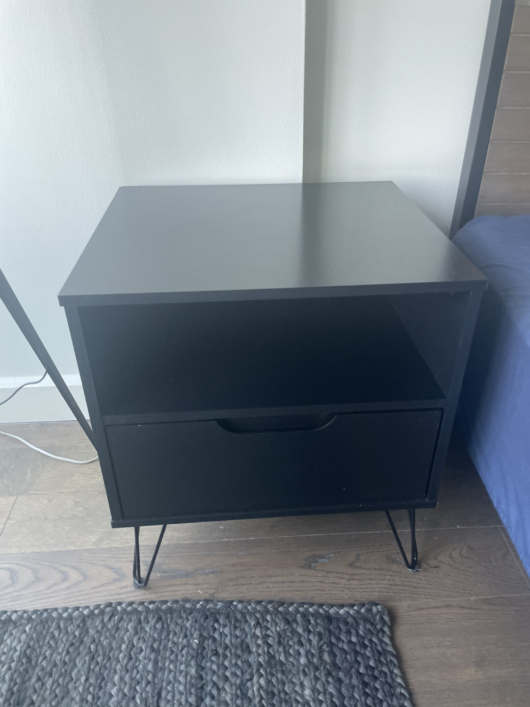 2x black nightstand