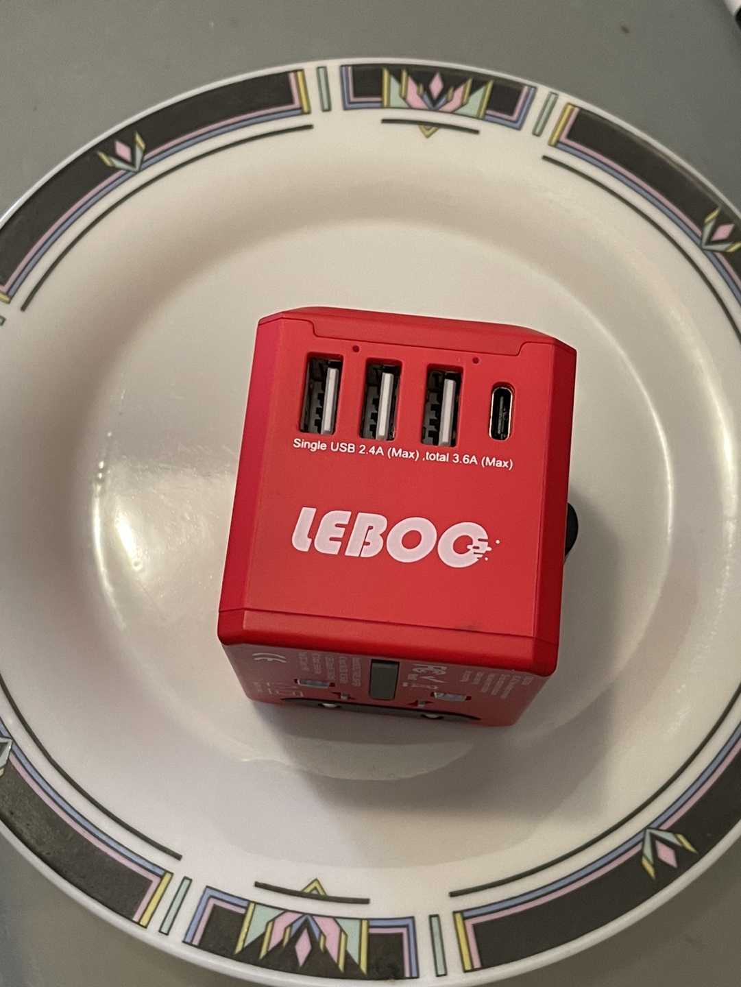 Universal International Travel Power Adapter image indicator(7)