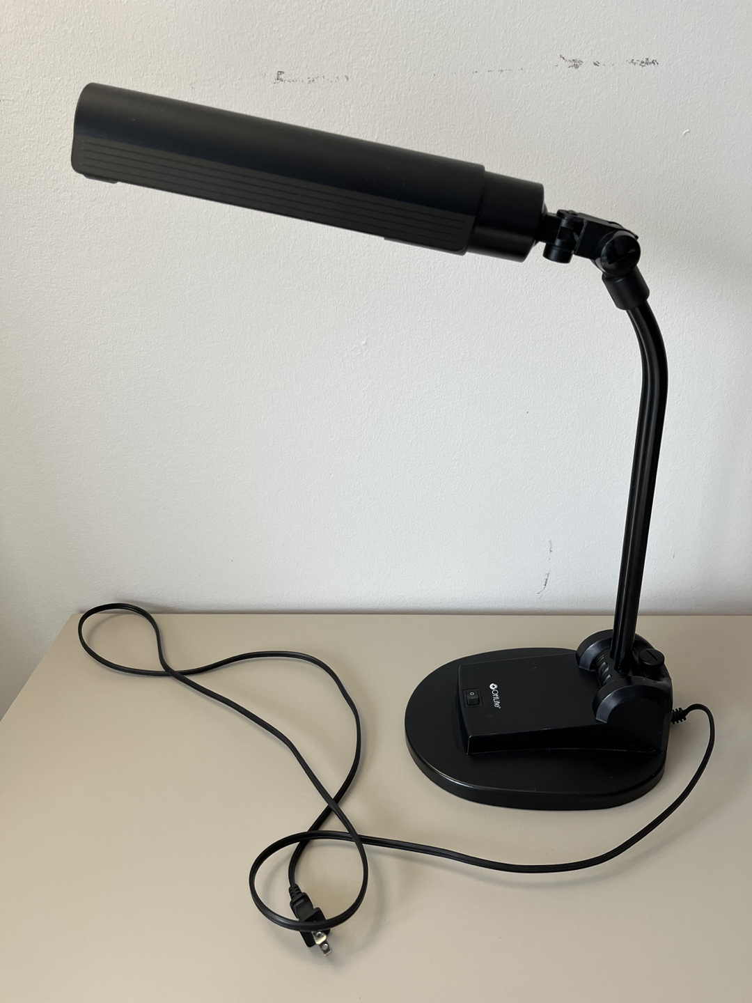 OttLite Desk Lamp (Black) w/ Replacement Bulb