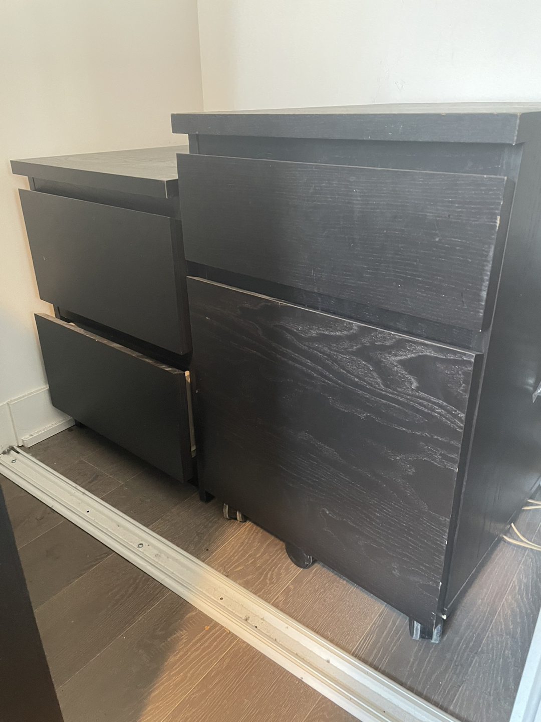 2 nightstands + monitor stand