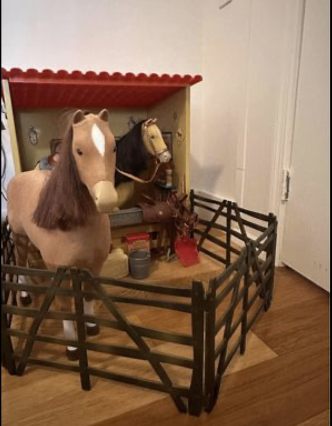 American Girl Horse Stable, Horses, & all accessories