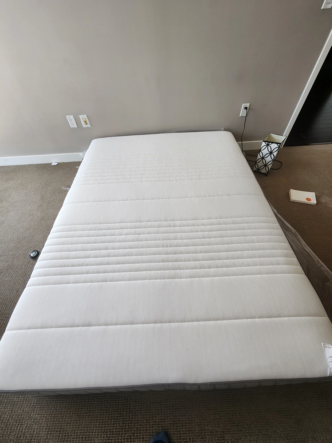 IKEA HAUGSVÄR Queen Size Hybrid Mattress+ 2 pillows
