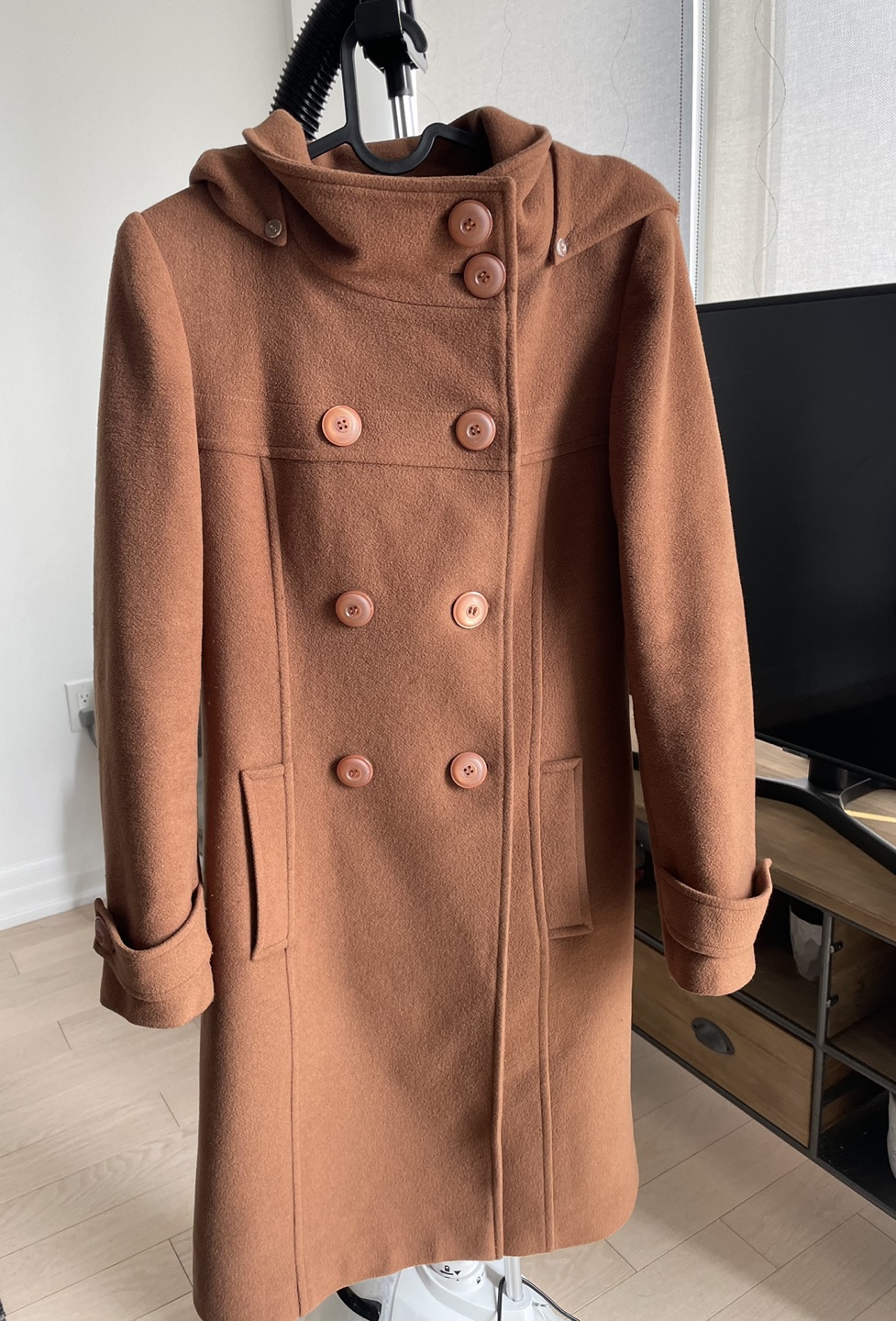 Cashmere coat thumbnail